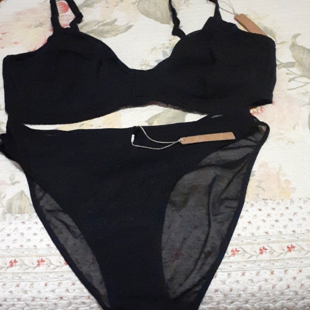 Skims Mesh One Plunge Underwire Bra with High Cut  Mesh Bikini Brief
